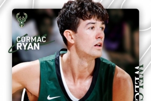 乐鱼体育官网-夏联场均11.8分2.4板1.6助！雄鹿官方：与瑞安签Exhibit 10合同