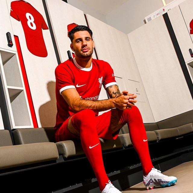 乐鱼体育登录-杰队名言身上文，利物浦新8号索博斯洛伊正式参军