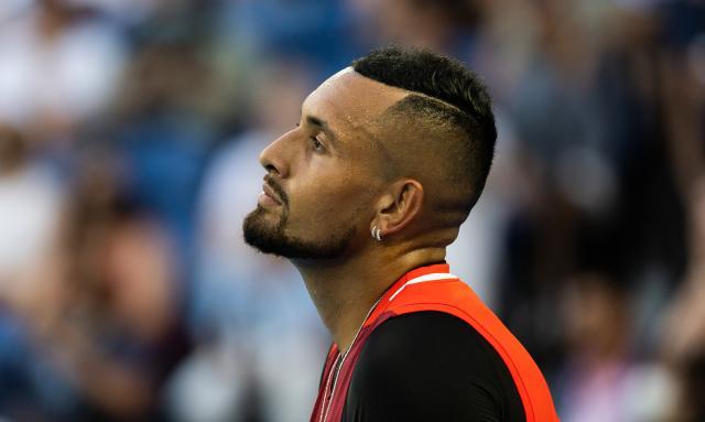 乐鱼网页版-摔球拍飙脏话！“坏小子”克耶高斯又和裁判杠上了